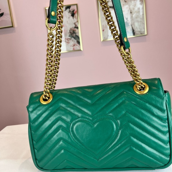 Green Gucci Small GG Marmont Matelasse Shoulder Bag - Picture 13 of 17